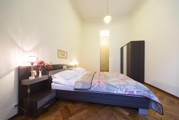 Apartment On Tabidze 3/5 Tbilisi Zewnętrze zdjęcie